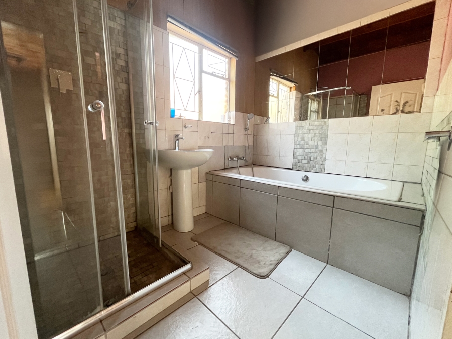 4 Bedroom Property for Sale in Riebeeckstad Free State